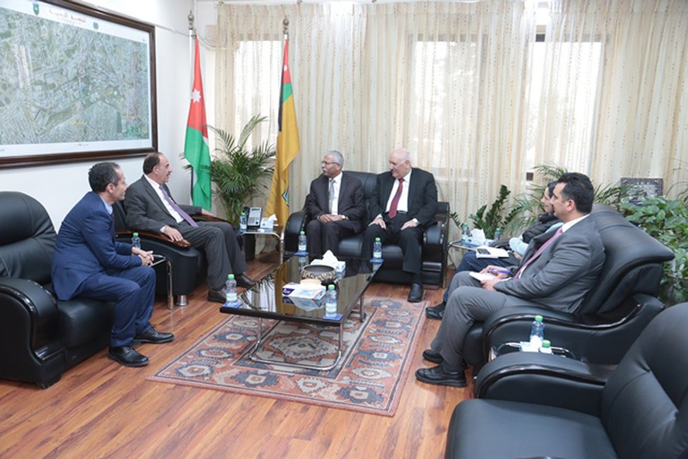 News_Zu's tweet photo. بحث سبل التعاون بين جامعتي الزرقاء والأردنية

https://t.co/z7MQw5ph6n https://t.co/mJVuSRtPbM