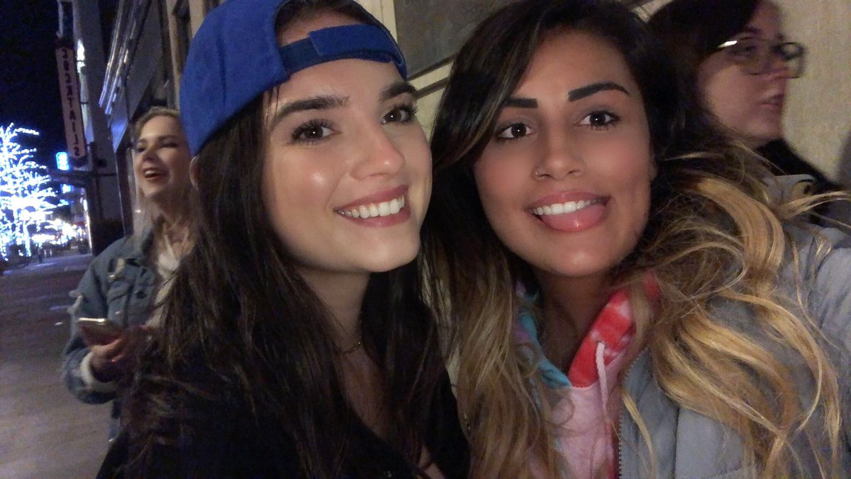 paytonmiracle13's tweet photo. i met @DavidDobrik  @natalinanoel  and jonah tonight 🥺💕 SHEISH https://t.co/NENUtTQIvI