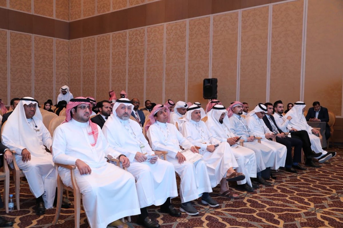 الهيئة السعودية للمهندسين On Twitter رئيس هيئة تقويم التعليم والتدريب معالي الدكتور حسام زمان يشارك في المؤتمر والمعرض الهندسي الدولي2 متحدثا رئيسيا عن مخرجات التعليم بالمملكة في المسارات والتخصصات الهندسية Https T Co 1aegirikot