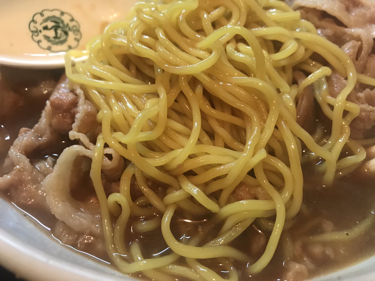 ジロリアン陸 一条流がんこラーメン総本家 四谷三丁目 下品1000円 人並びで着丼まで1時間ちょっと待ち うまいなぁー しょっぱくて喉渇きまくりすてぃ そのあと食べログ3 87のたいやきわかば かなり並んでた 正直たいやきだからめちゃくちゃにうまいっ