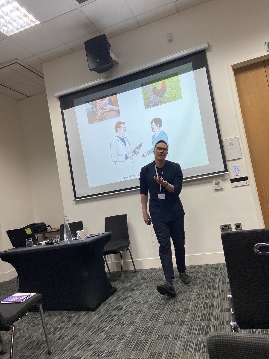 StrawberrySoc's tweet photo. “How to change the negative narrative... begin by trying to find some common ground.” Ponder on that, seems simple but is key to calming a polarising conversation. #fakenews #CCSocialScience oh &amp; there’s another chicken 🐓 @AnKappes https://t.co/ByoEQdwltG