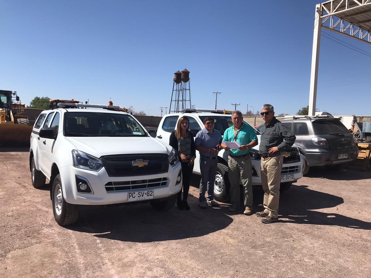 Para nosotros la seguridad de nuestros vecinos y vecinas es prioridad, por ello dotamos a los organismos de emergencia de la comuna, del mejor y más moderno equipamiento. Hoy Bomberos de #MaríaElena recibirán dos nuevas camiones para optimizar sus funciones.
¡Estamos felices!
