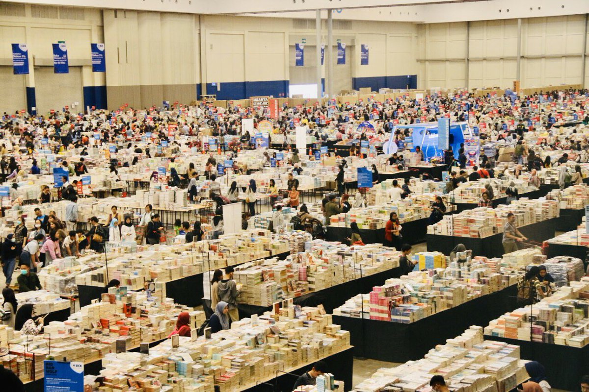 Today’s highlight! Who’s excited for tomorrow? @BBWBooks_ID 2020 will be open for 24 hours on 6-16 March, at hall 7-10 Indonesia Convention Exhibition - ICE BSD City! ✨