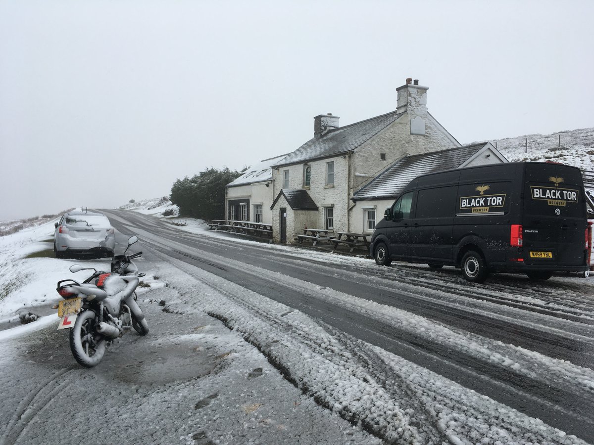 BlackTorBrewery's tweet photo. Head for a pint of Black Tor and tasty lunch in the snow today @Warrenhouseinn #Dartmoor #Devon #snow #beer https://t.co/Igzys6AP3F