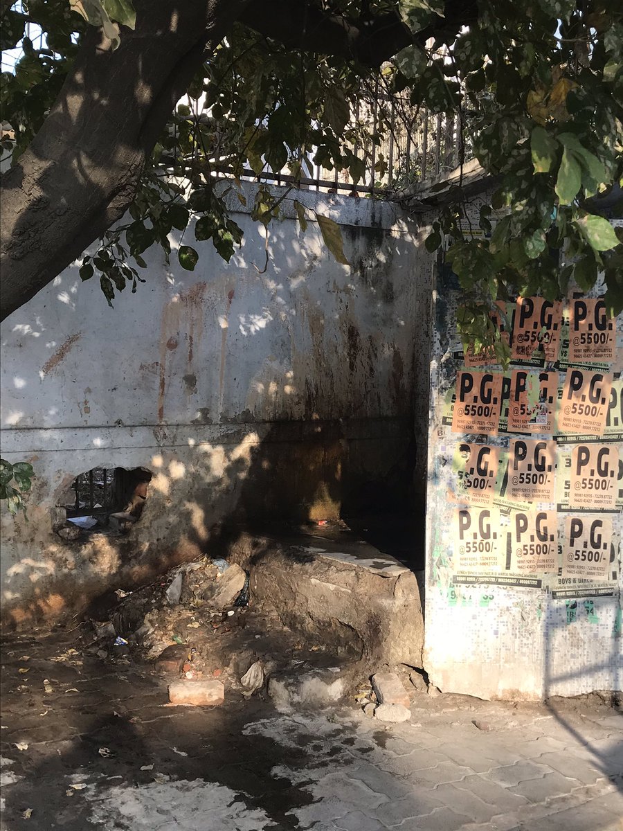 CADevenShah's tweet photo. @vnehra @nitinsangwan Sir, Appreciate this one. 

Had posted twice the complain on swatchhta app from my mobile with “no result” in keeping clean this public toilet adj to #Polytechnic college, Nr. #Panjarapol Char Rasta, #Ambawadi 🙏🏽 https://t.co/cFQW7Lakf1