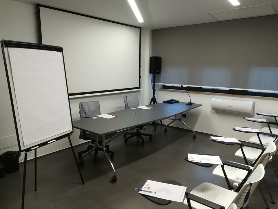 IBCHappyWorking's tweet photo. @IBCHappyWorking 
Sala meeting Skylab allestita per ospitare corso di formazione Barbagli per il Condominio 💦⏱
Brindisi 04/05 Marzo 2020
#SaleMeetingPerAziendeCheContano
https://t.co/uA6XUiQanF https://t.co/tBdaQZ9F0f