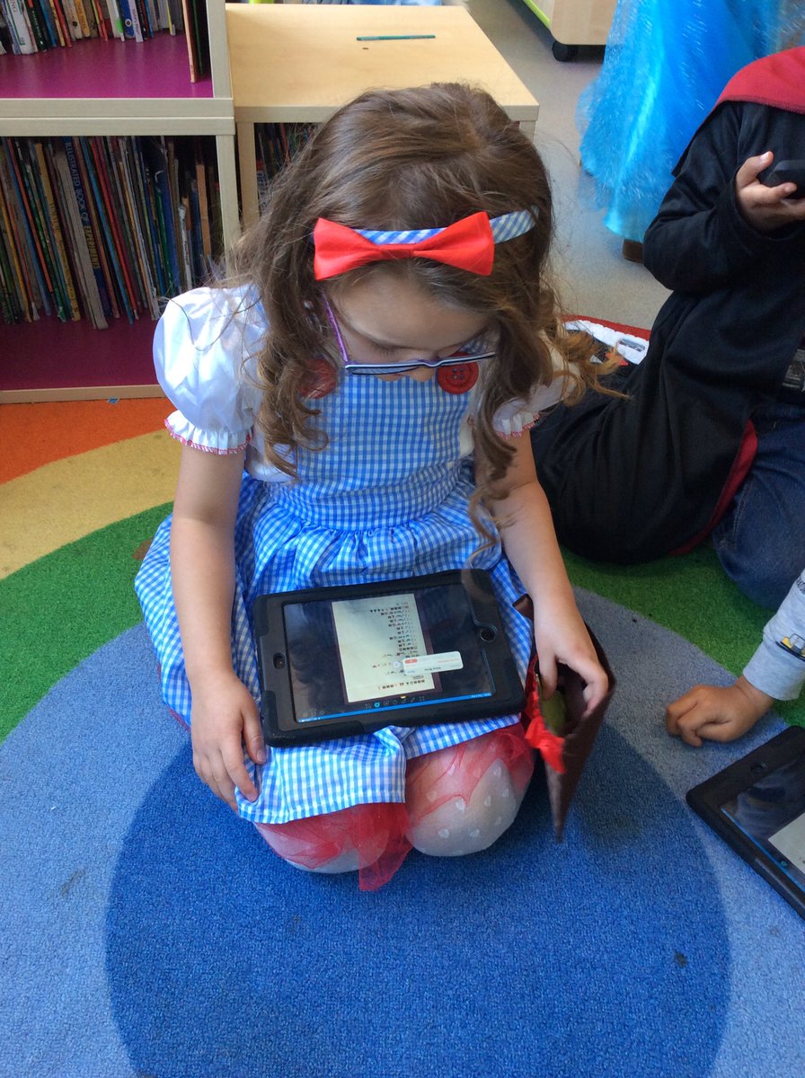 EYFS retelling their favourite story 👧🐻🐻🐻 #worldbookday <a href="/AfifaPatel3/">Afifa Patel</a> <a href="/Miss_M_Patel/">Manisha Patel</a> <a href="/OliveTreeBolton/">Olive Tree Primary</a> <a href="/MissZPatel/">Zainab Patel</a> <a href="/skovariwala/">Mrs Kovariwala</a>