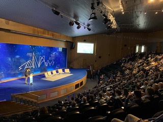 salonnautico's tweet photo. Damos en pistoletazo de salida al #CongresoNáutico de Valecia, donde se tratarán asuntos como sostenibilidad, legislación, nuevos usos de consumo, promoción y turismo náutico. @anen_nautica https://t.co/FyZoj0obFq
