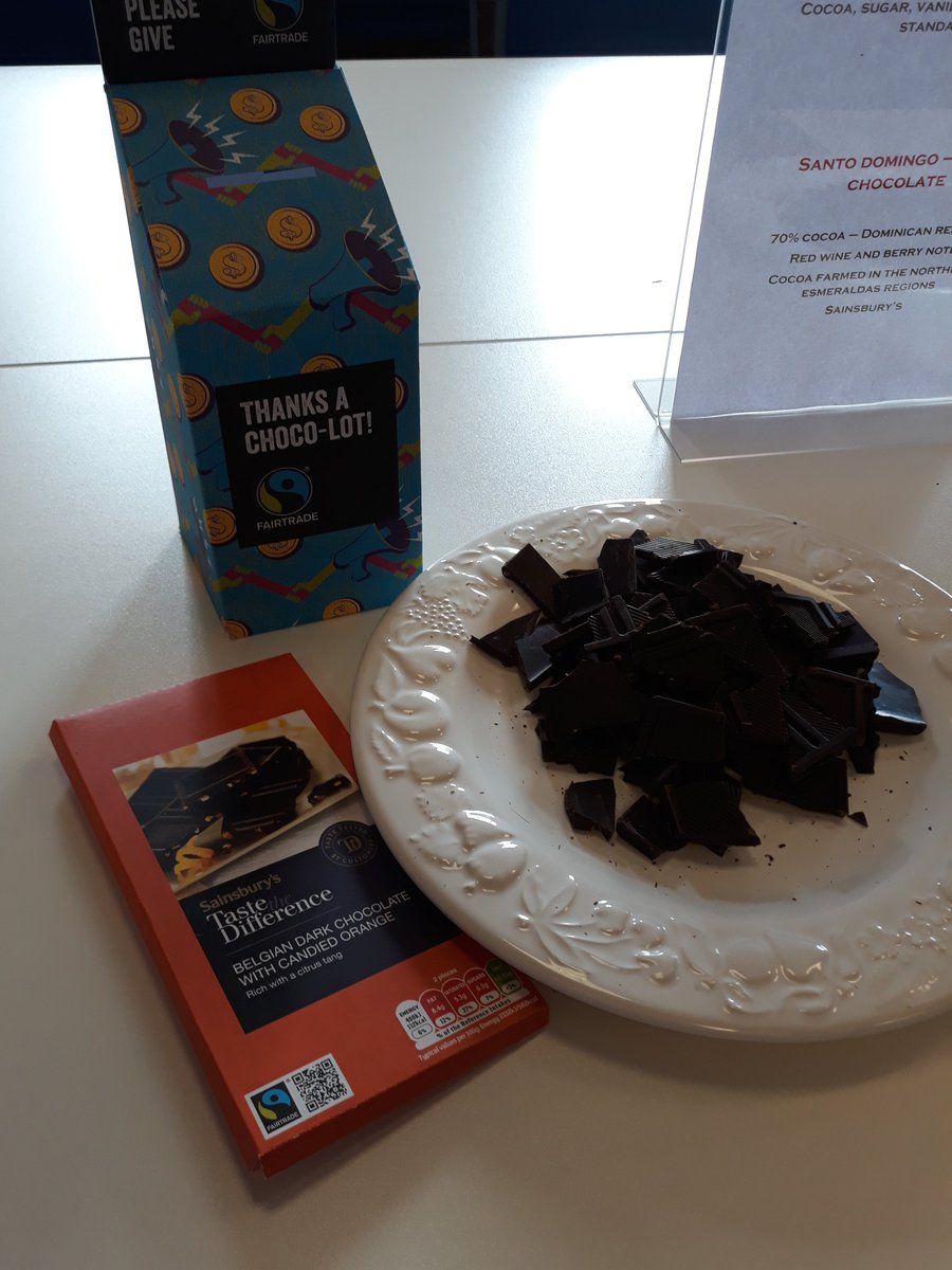uomlib_esther's tweet photo. Fairtrade chocolate tasting in the Library is proving very popular! @UoMSust #SheDeserves #FairtradeFortnight https://t.co/IIQ9xC8YOo