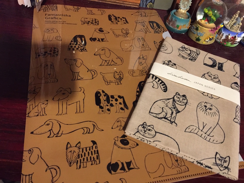 先日リサ・ラーソン展行ってきたんだけど、
庭で鳩食べた後のとぼけ顔ですって注釈に、即買い決定した猫ちゃんが最高すぎるから見て?

他にも色々最高で財布の紐がゆるっゆるだったよ・・・ 