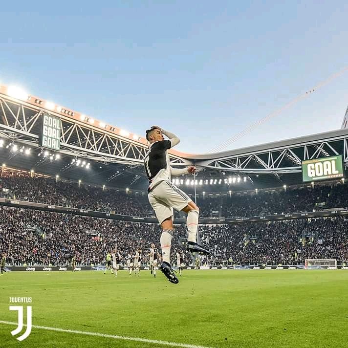 RoyChirwa2's tweet photo. @Cristiano https://t.co/5e4vueqIKS