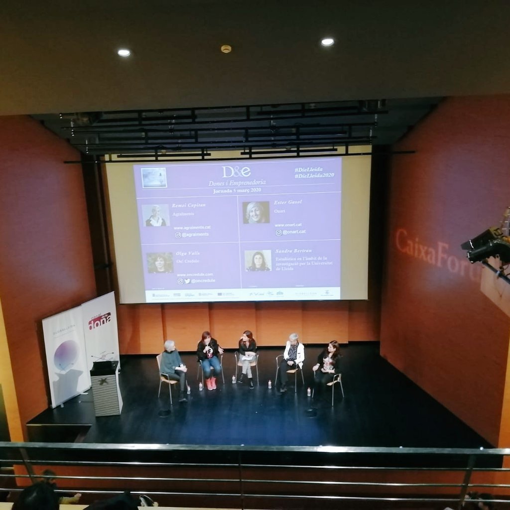 GLOBALLEIDA's tweet photo. @oncredule @estergasol #remeicapitan #sandrabertran ens expliquen les seves experiències com dones emprenedores.
♀️
@paerialleida @CaixaForum @gencat @casaldonalleida
#emprenedoria #dones #catalunyaempren #lleida #Dielleida2020 https://t.co/kJKNHxwhgk