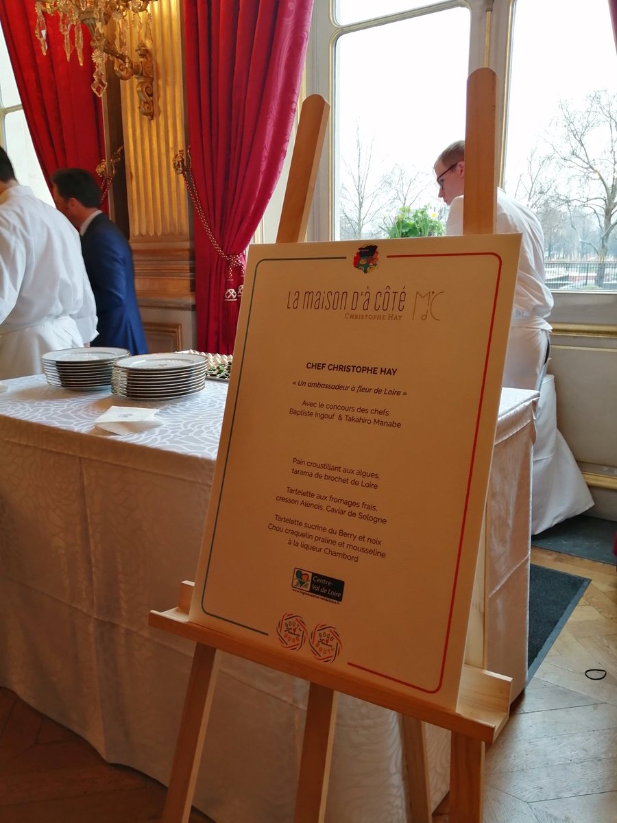 N_Renaissances's tweet photo. 🍽️ Lancement officiel de la 6eme édition #GoutdeFrance !
Le #CentreValdeLoire et ses produits seront mises à l'honneur partout dans le monde avec un ambassadeur de marque : @christophehay1 ⭐⭐
Faisons rayonner notre gastronomie et notre savoir-faire 😋
#GoodFrance https://t.co/LRnz6ZoHmZ