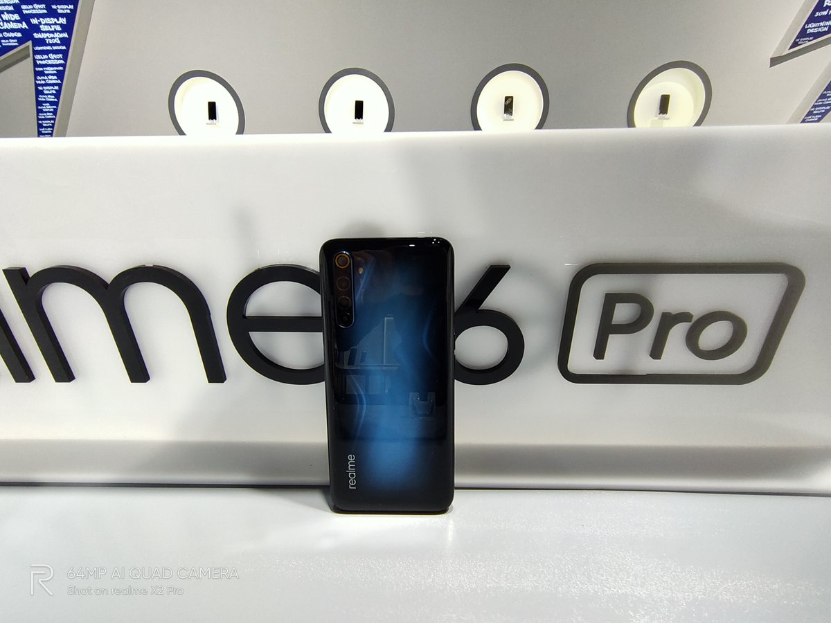 FrancisRealme's tweet image. Type #realme6 
You will see the flash.
How do you like this color!
#ProCameraProDisplay