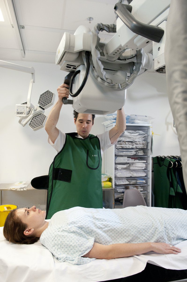 SCoRMembers's tweet photo. Contact shielding for patients is no longer required, according to new evidence-based guidance published by a working party of professional bodies and agencies, including the SCoR.
Full guidance: https://t.co/Uv23qugxqc https://t.co/RraB1INE9j