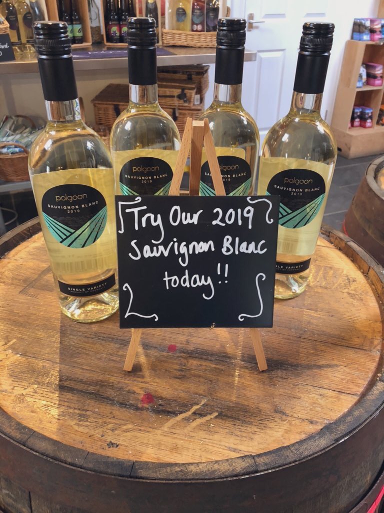 New to the shelf @Polgoon 2019 #SauvignonBlanc #SingleEstate #SingleVarietyWine #CornishWine #EnglishWine Beautifully smooth with notes of lime, passion fruit & pineaple👌 Exciting times!
