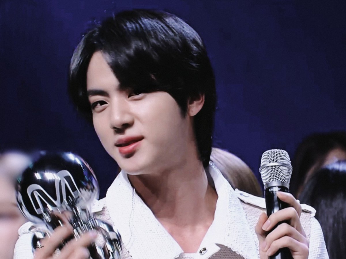 BTS_GRAY's tweet photo. 😘 #JIN #방탄소년단진 #BTSJIN @BTS_twt https://t.co/2ZOM5CuRRA