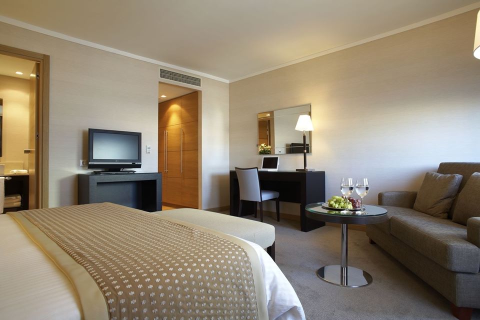 GalaxyIraklio's tweet photo. Our Pure Wellness (allergy-free) Rooms provide a pristine environment, which will make your stay even more comfortable.

https://t.co/T87EcxcBOU

#galaxyhoteliraklio #allergyfree https://t.co/A3m8GtJLX7
