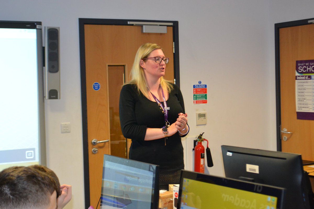 3D_forKids's tweet photo. A few moments taken from the Pilot phase of the project held in UK!

Don't miss the full album on our Facebook page! https://t.co/rrfR8M8jbs
