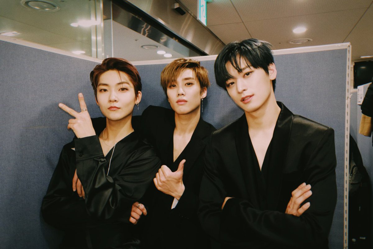 WE_THE_BOYZ's tweet photo. [제이콥] 본방사수 하신분 손 🤚 i want youuu #주문 #yay https://t.co/WdRWgMOueu