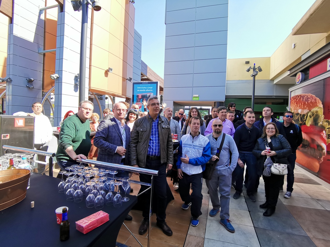 movielectrica's tweet photo. Tras el éxito de la edición de 2019, ¡volvemos con fuerza!
Movieléctrica 2020 viene cargada de novedades sobre vehículos eléctricos y movilidad eléctrica sostenible. 
➡9 de mayo en 
@ccncondomina

#vehiculoelectrico #movilidadelectrica #puntodecargaeléctrica #movielectrica2020 https://t.co/mjGfQLzs1W