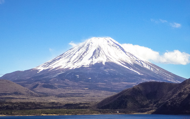 「今日の富士山。千円札の構図に近い、本栖湖から撮影。 」|椎名高志のイラスト