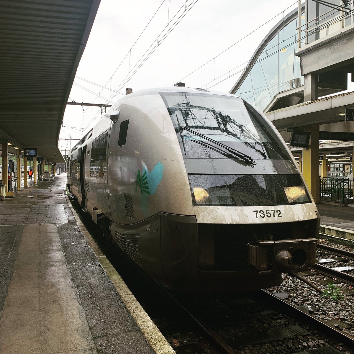 CRL_Bordeaux's tweet photo. Bonjour à toutes et à tous, aujourd’hui je serai votre conducteur sur les @TERNouvelleAQ n°868349 et n°868360 entre #Limoges et #Nexon mais aussi les n°868110 et n°868131 entre #Limoges et #StJunien et pour finir le n°868132 entre #Limoges et #Saillat
Bonne journée 😉
#SNCF #TER https://t.co/gk3qV1A2ZI