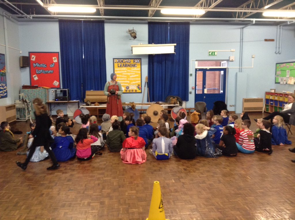 latimerprimary's tweet image. #classPK #classSM #LatimerHistory 

Year 3 today learnt about Viking (or should I say 'Norse' ) weapons, trading, games and mythology.