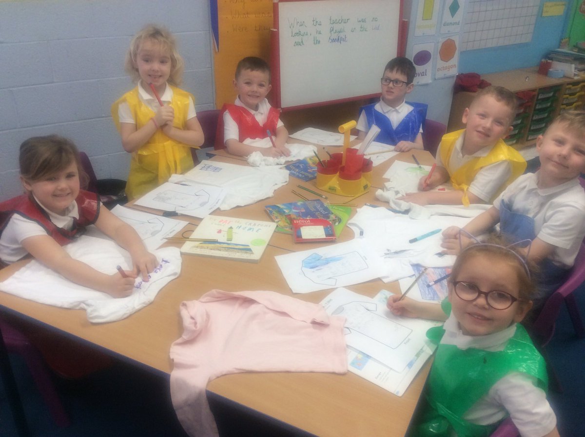 GPSBeech's tweet photo. Now for the making! Y1 are having a great time transferring their T-shirt designs on to their T-shirts @Gillibrand_Sch @lancsliteracy #lovingourlibrary #readingforpleasure #WorldBookDay https://t.co/Vooom8uCLP