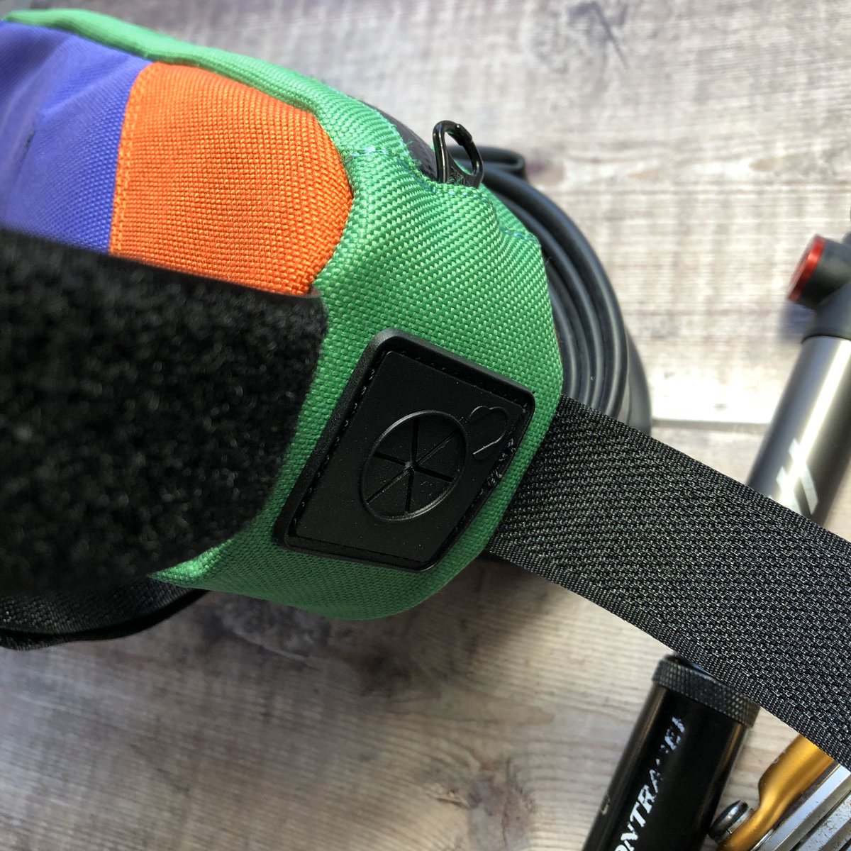 weecog's tweet image. Return of the clash... a very bright top tube bag! weecog.co.uk/products/rail #STpremier #mtb #mtbuk #mountainbiking #cycling #cyclinguk