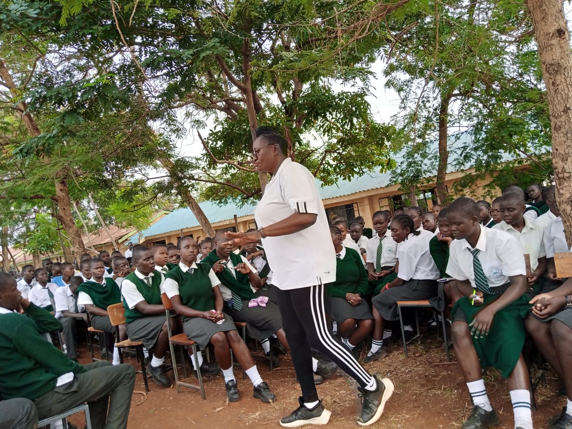Lydiaes13572057's tweet image. Sensitization on Gender Based Violence to our secondary school children.
Gender inclusivity in our community starts with us.
#genderequity 
#Gequality
@DSWKenya @AYARHEP_KENYA @fidakenya @Henrybalack2 @pissedkenyan @JamiiShwari @CASDKenya @NAYAKenya @Odiwuorcollins3 @TinadaOrg