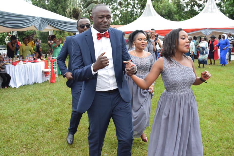 cliqevents's tweet photo. Cliq converts events into beautiful stories. Congrats once again to Ezra & Christin.
#cliqevents
#cliqsounds
#WeAreTheCliqDjs https://t.co/4tFS1qGAxp