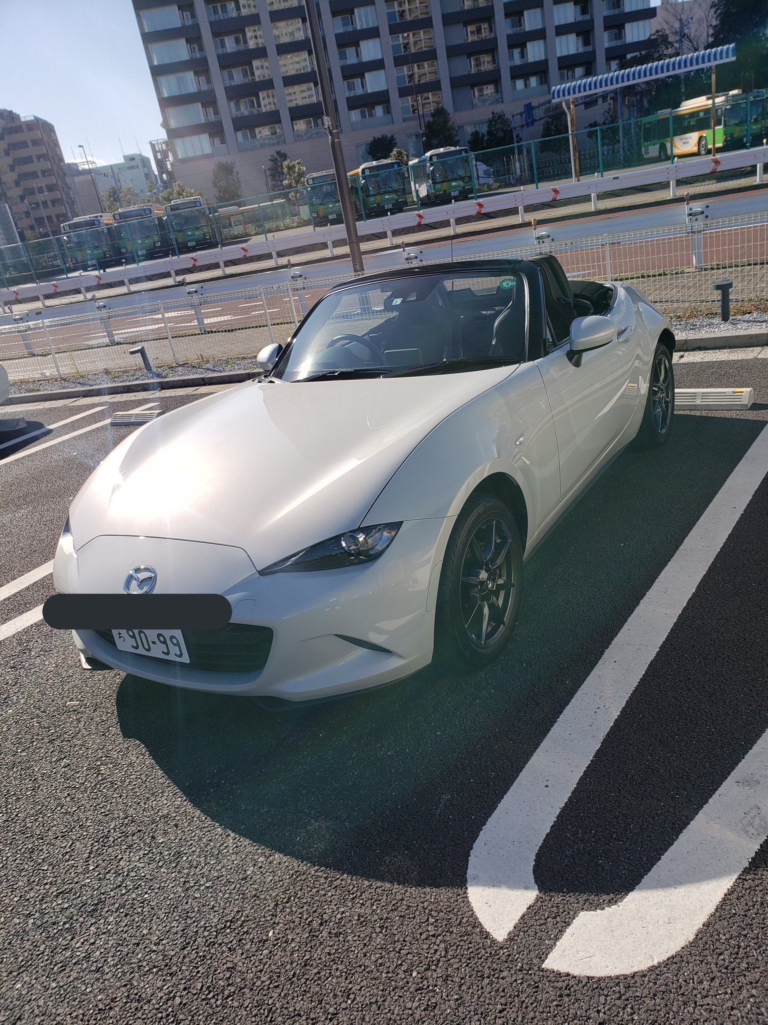 ぽんず ロドキャン Ndロードスター Rs納車しました 誕生日に人生で初めての自分 ずっと我慢してきただけに涙が出ます 自分の車って嬉しいな 無理なく大切に大切に乗っていきたいと思います いつでもオープンですね Ndロードスター オープンカー