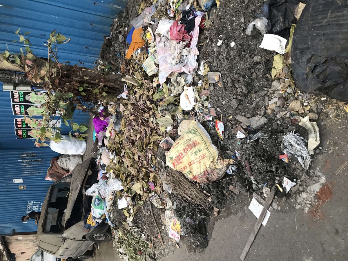 itsenufapp's tweet photo. https://t.co/13oehcyAU8
This is the situation at p.g. Road near bhujale talao, Malad West. We have to live in such an unhealthy environment. No one pays attention to the junk car and the garbage. @mybmc https://t.co/CkySycD9PA