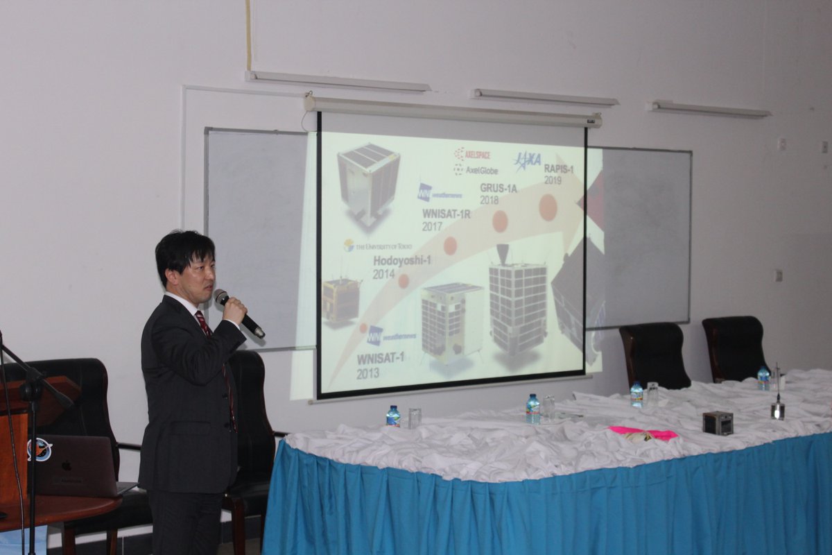 MofaJapan_en's tweet photo. 【#JapanBrandProgram】
Mr. Yuya Nakamura, CEO of Axelspace, visited #Ethiopia , #Zambia and #Angola. He lectured on cutting-edge #microsatellite technology and wide-ranging utilities that microsatellites provide.
https://t.co/g7qKMq6P8u https://t.co/BVsUwLqEwM