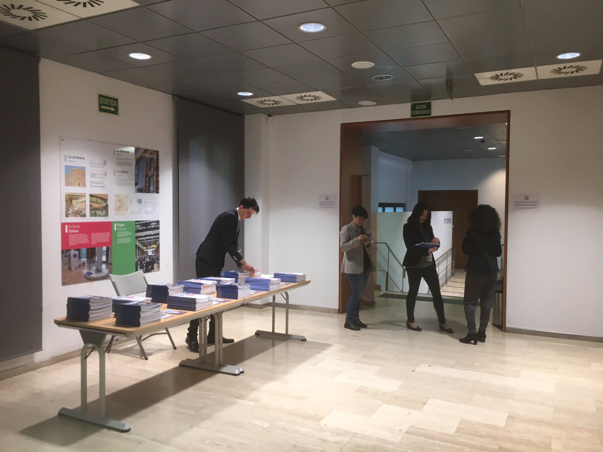 Corresponsables's tweet photo. ¡En breve iniciamos la #JAnuario2020BCN! Abrimos puertas y las primeras personas acceden ya al extraordinario auditorio del Espai @Endesa. Recuerda que puedes seguir y comentar la Jornada con el hashtag #JAnuario2020BCN ¡Hagamos que sea tendencia! https://t.co/CNGxsDampo