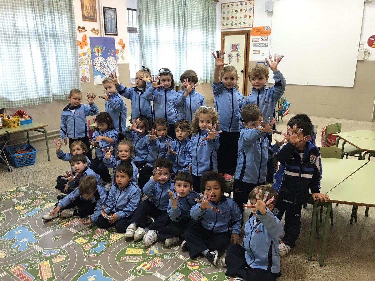 Our three years old made their own finger puppets and learnt all the farm animals names. They had such a nice day! #EnglisIsFun 🐑 🐓 🐄 🐎