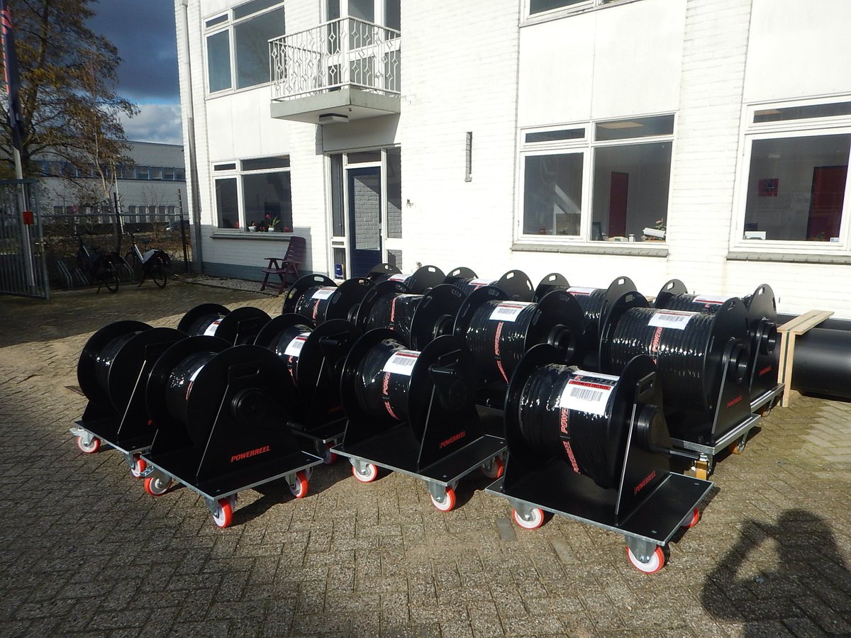 PowerReel's tweet photo. Het loopt weer op rolletjes met deze rijdende #kabelhaspels.
Weer een mooie order met #PowerReel kabelhaspels compleet met 63A en 125A verlengkabels.
Deze kabelhaspels worden ook verhuurd. https://t.co/GmiuukmBPo