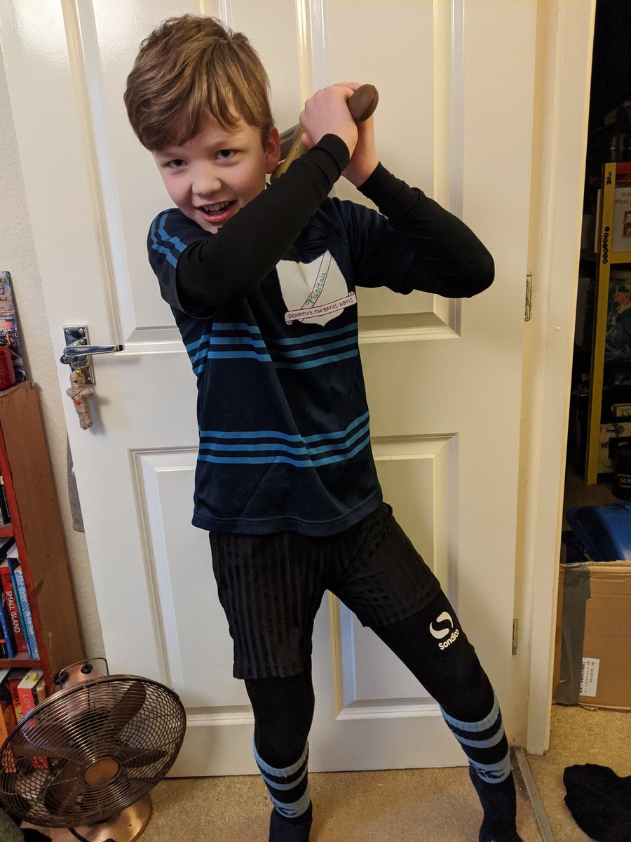 ireallydocarey's tweet photo. Happy World Book Day from Wolf (aka Reuben)! #WorldBookDay #WorldQuake #DragonsGreen @scarthomas https://t.co/MVyCdbrvXW