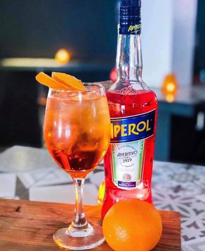 Tinto_Tapas's tweet photo. Pretending it's Summer by sipping on an Aperol Spritz!🧡

Sunshine in a glass made with Aperol, Cava and Soda. https://t.co/PdkMVn2HiG