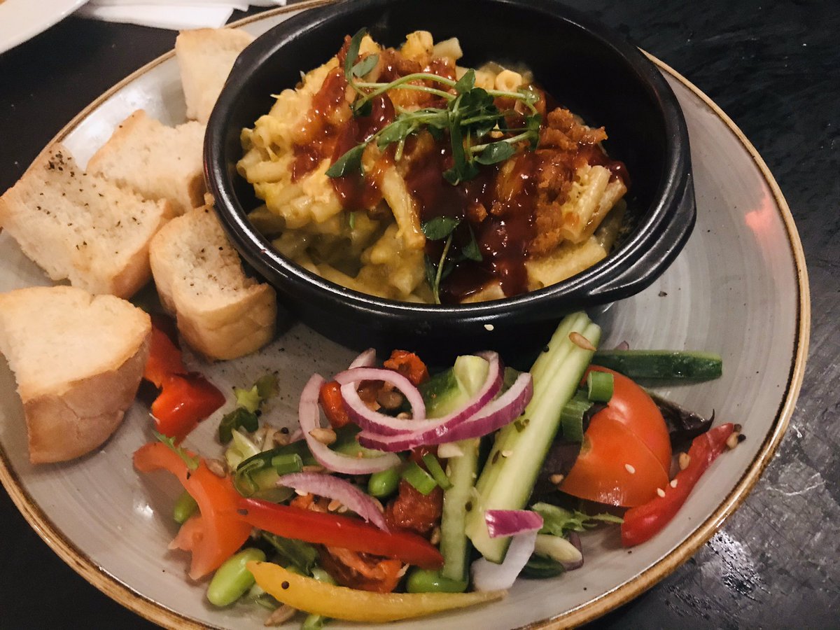 SlugHarborne's tweet photo. Our fantastic #Newmenu is going down a treat , pop in for lunch today and also enjoy 241 #tanqueray #gin #ginspiration https://t.co/TlOeuhsBWY