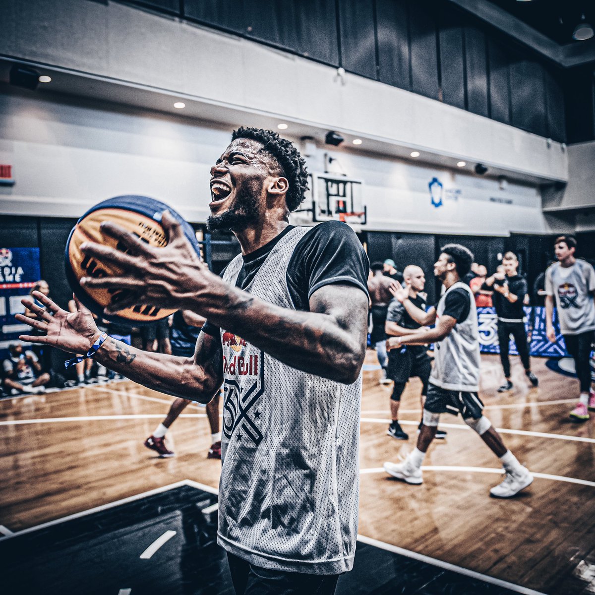 MatteoMarchiPh's tweet photo. The are really a few companies I always dreamed about working with: @redbull is one of them. I am so happy they chose me to cover the launch of their @redbullhoops program dedicated to 3x3 basketball, which will lead to the Olympics. I am lucky! 🍀🏀❤️ #RedBull3x https://t.co/HQXKU1zkIC