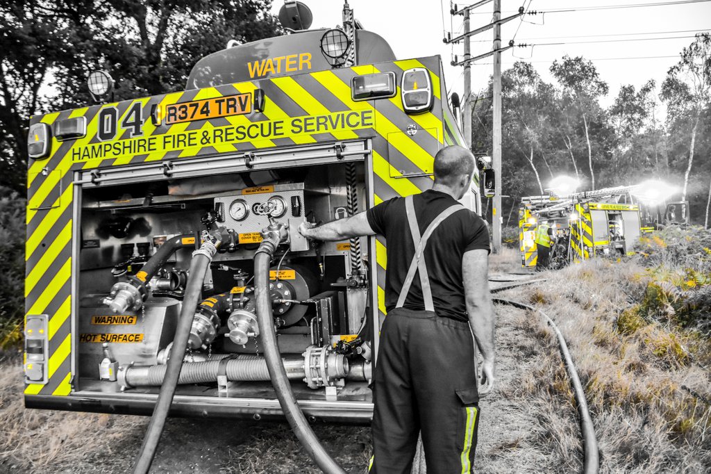 Firesnapper999's tweet photo. Ever thought you #NeedMore? Then consider #OnCallFire as a Community Firefighter. Release your potential, learn new skills & knowledge and help protect your commUNITY. Find out more info at: https://t.co/apjpbsaJGu #JoinOurFireFamily #MakeADifference #OnCallFireWeek https://t.co/YyfGyOPnTY