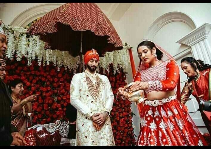 पाच साल य‍ो जोडिको बिहे टिकेछ भने म एउटा हस्पिटलमा अाजिवन फ्रिमा कुनै पनि तलब भत्ता नखाए विरामीको स्वस्थ्य उपचारार्थ खर्चिने छु घामपानी घामपानी स्यालको बिहे कुकुर जन्ति विरालो बाहुन भन्या जस्तै हो😃