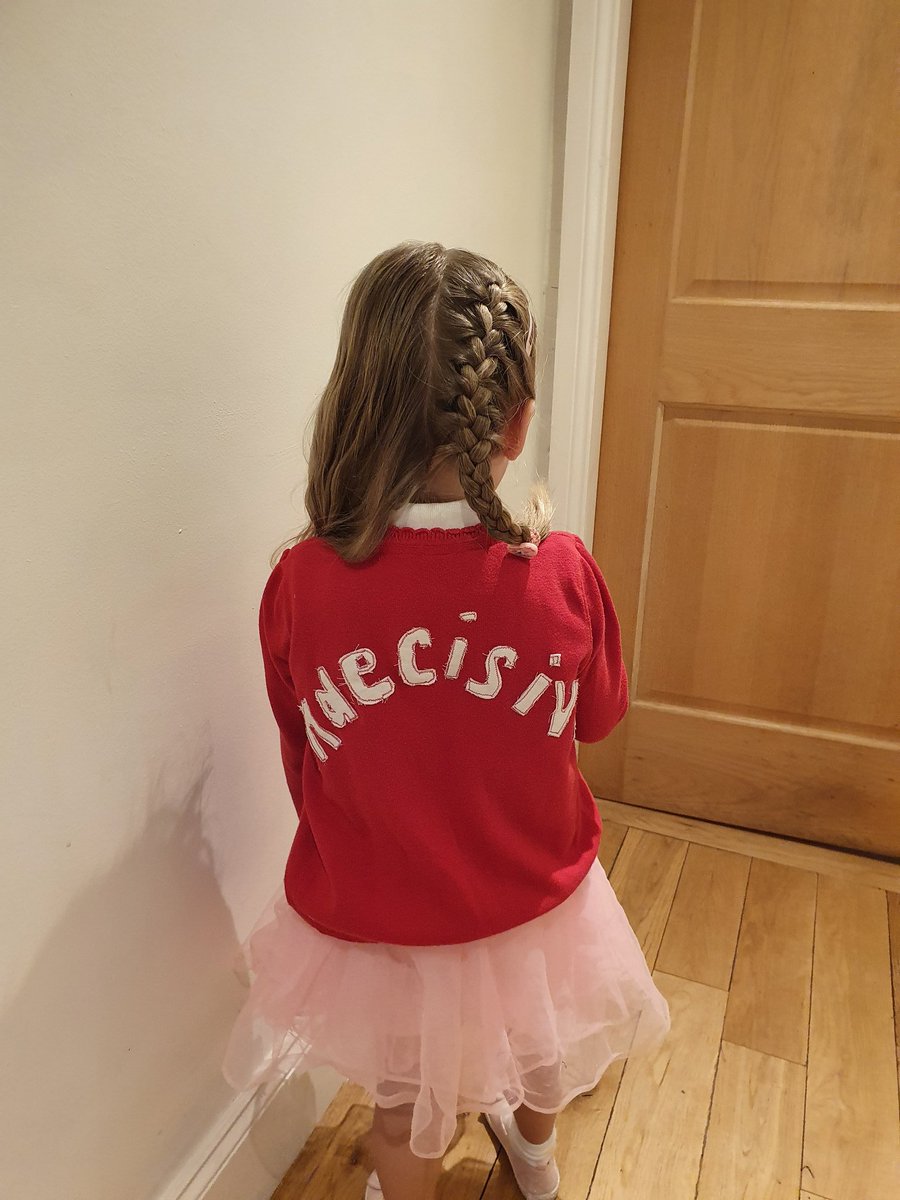 Son1973's tweet photo. Eva's World Book day -dress up as a word - Half school half party!! "Indecisive"  😍 @CollierleyPri https://t.co/SPgZPFcJxd