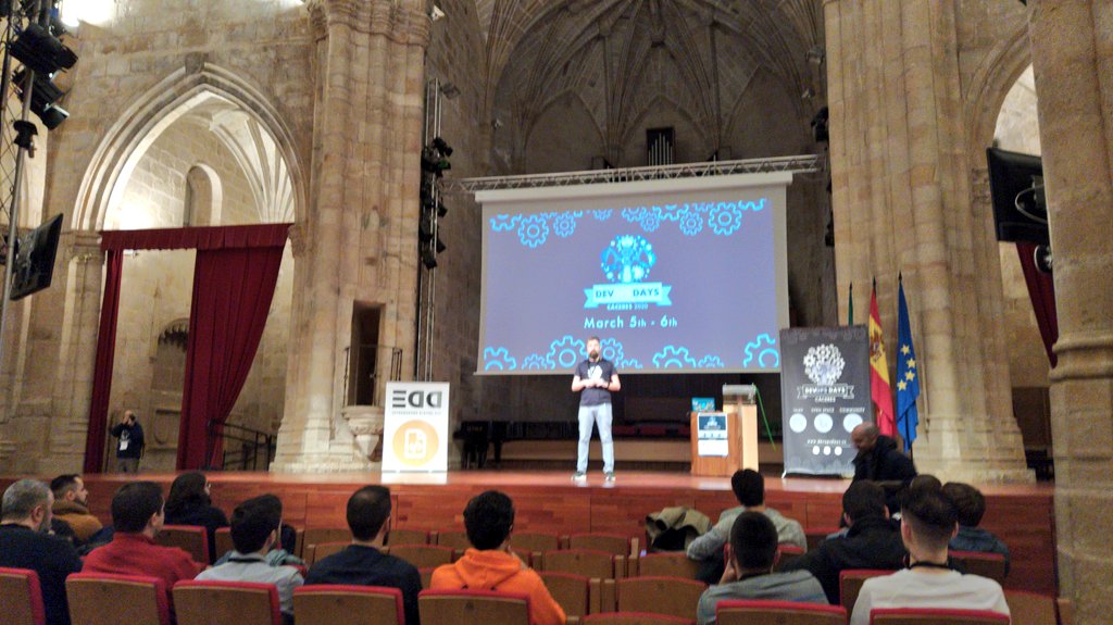 apenav's tweet image. Empezando con @Curratore en @DevOpsDaysCC #devopsdayscc20 #devopsdays