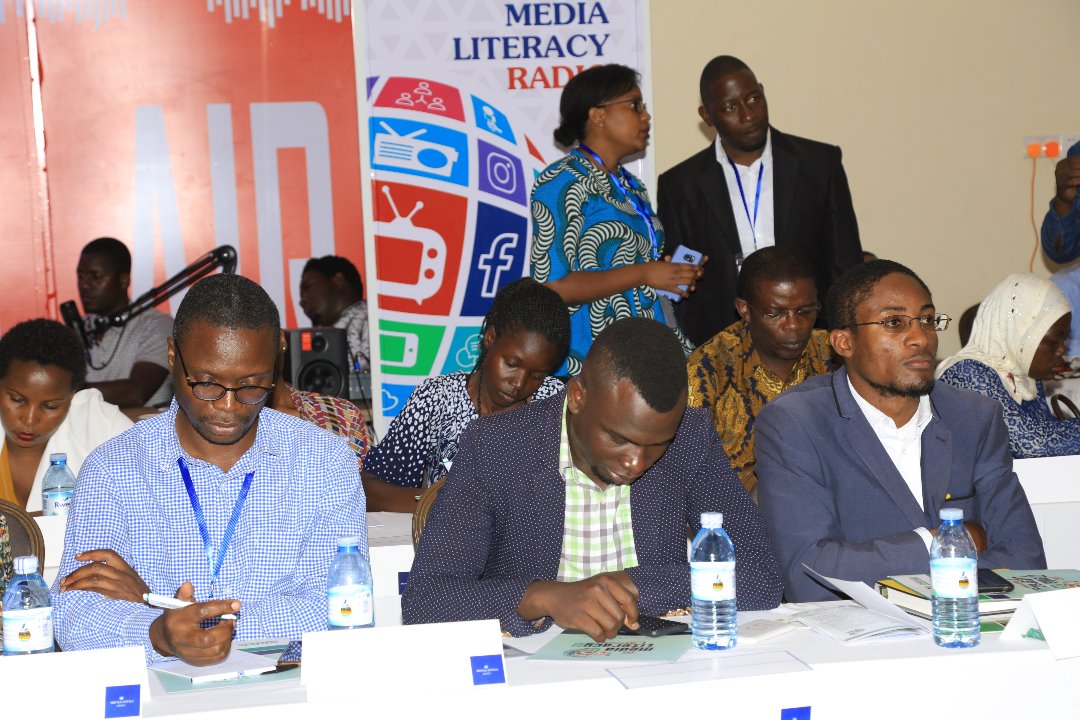 Cemcod_UG's tweet photo. Media and information literacy is a response to the complex, ever - changing nature of information and communication technology in an increasingly globalized world. ~ Davies Rwabu ( @MakerereU) 
#MediaLiteracyUG https://t.co/tjp831sHPV