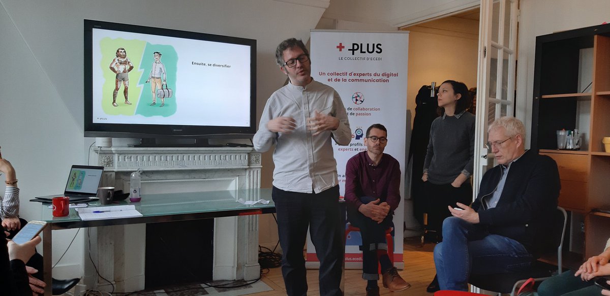 PLUSecedi's tweet photo. Le #podcast, qui conserve l'anonymat permet d'aborder des sujets personnels et de les traiter en profondeur. 
"Le gentilhomme" c'est un ingénieur son, un studio, une community manager, une attachée de presse. En 2 ans les écoutes ont doublé.
#DiscutonsEnPLUS @ecedi https://t.co/yPvbXCxNNw