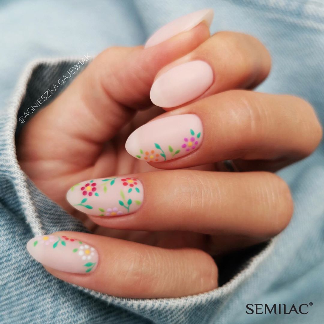 Details 🌸  Delicate French finished with Top Mat Total.