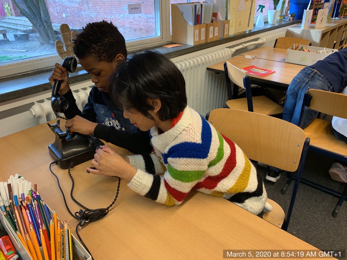 AdinJunuzovic's tweet photo. Looking at items from the past, or as the kids called it "antiques".  Great provocation for our "Now and Then" unit. Side note:  We got the CD player to work and produce sound!  
@ISHRLearns https://t.co/fE5uUtwQIg